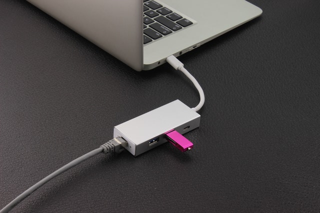 Clé USB personnalisée : un goodies d’entreprise innovant pas cher