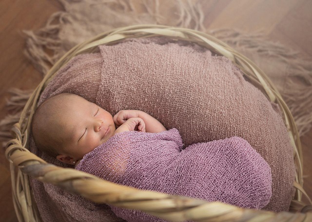 Retrouver le sommeil en se faisant aider pour endormir bébé