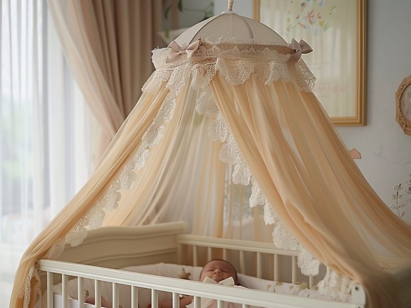 Ciel de lit bébé : entre protection et décoration