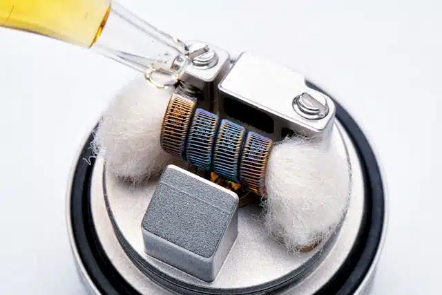 Devenir partenaire avec un grossiste Justfog : boostez votre activité de vape avec des produits de qualité