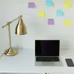 Comment des fournitures de bureau brandées renforcent votre image au quotidien