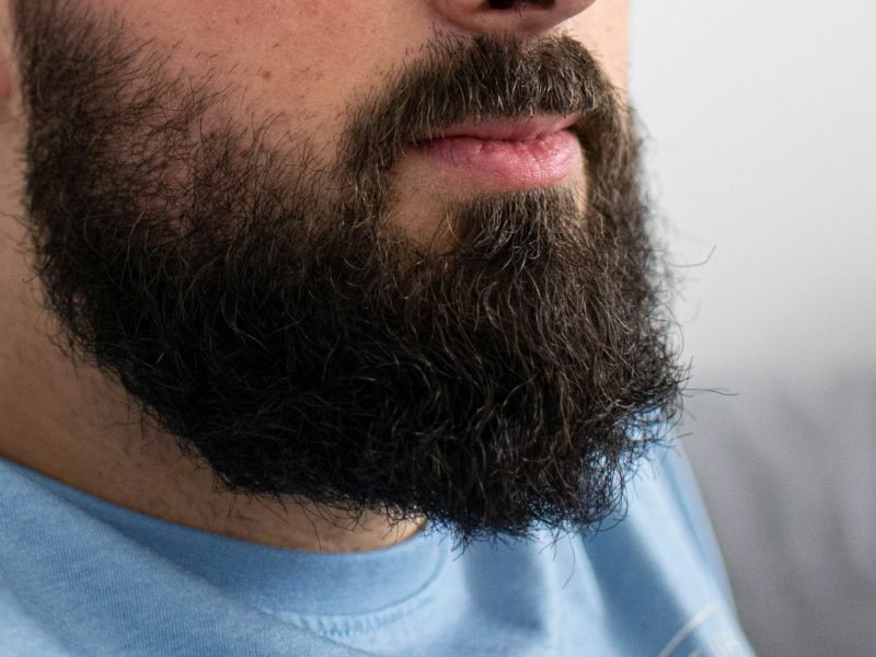 Obtenir une barbe parfaite pour sublimer la beauté masculine naturellement