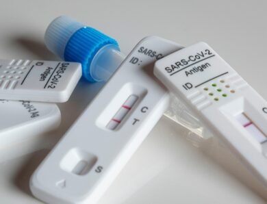 Elle m’a menti sur ma paternité : les recours légaux pour un père