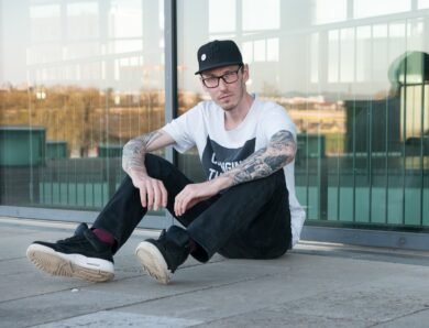 7 essentiels mode masculine à shopper urgemment : le vestiaire idéal de 2026