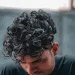 prendre soin de cheveux bouclés