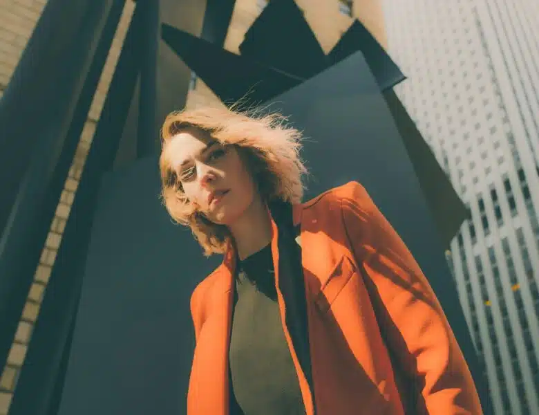 Quels accessoires permettent de compléter un style moderne et responsable ?